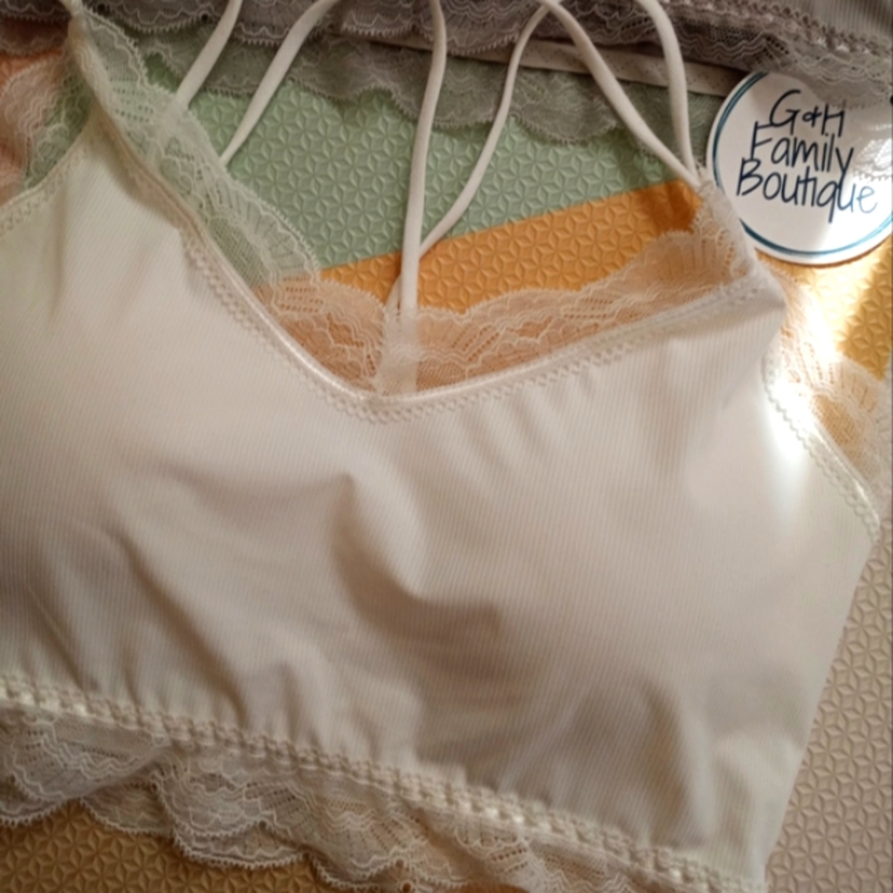 2 BRAND NEW BOUTIQUE  BRALETTES BUNDLE S/M - Picture 3 of 6